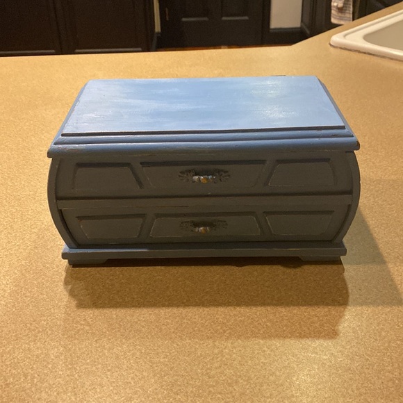 Jewelry Box - Picture 2 of 4